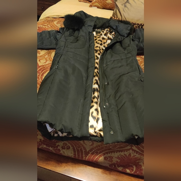 Coat. - Picture 4 of 5